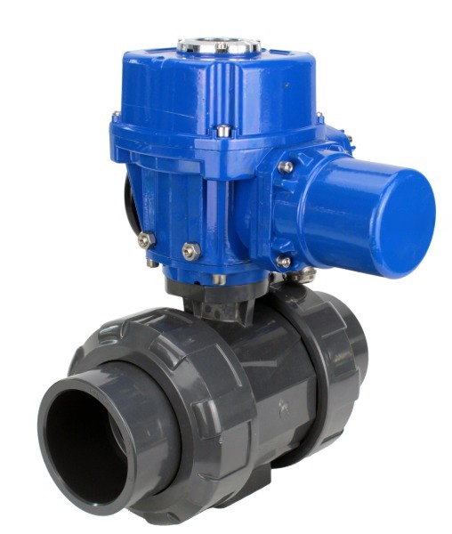 Кран шаровой DN.ru BV4242E-FP-GRM-ISO Дн65 Ру10 полнопроходной, корпус - НПВХ, шар - НПВХ, уплотнение - EPDM, с электроприводом DN.ru QT-N-005M-O2-220VAC-У1 с моментной муфтой и штурвалом