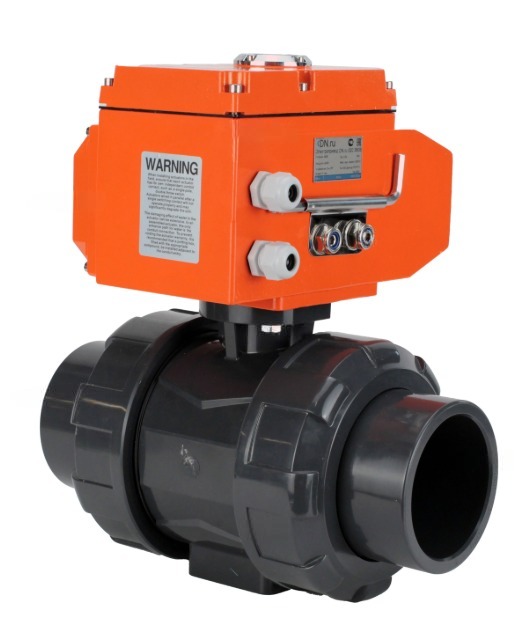 Кран шаровой DN.ru BV4242E-FP-GRM-ISO Дн65 Ру10 полнопроходной, клеевой с разборным муфтовым соединением, корпус - НПВХ, шар - НПВХ, уплотнение - EPDM, с электроприводом DN.ru QT-N-003EM-O1-24VDC-У1 HARK