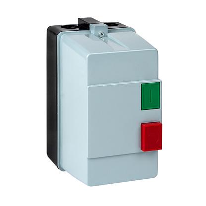 Контактор в корпусе EKF КМЭ 32А 220В с РТЭ IP65 (ctrp-r-32-220v) купить с доставкой по РФ