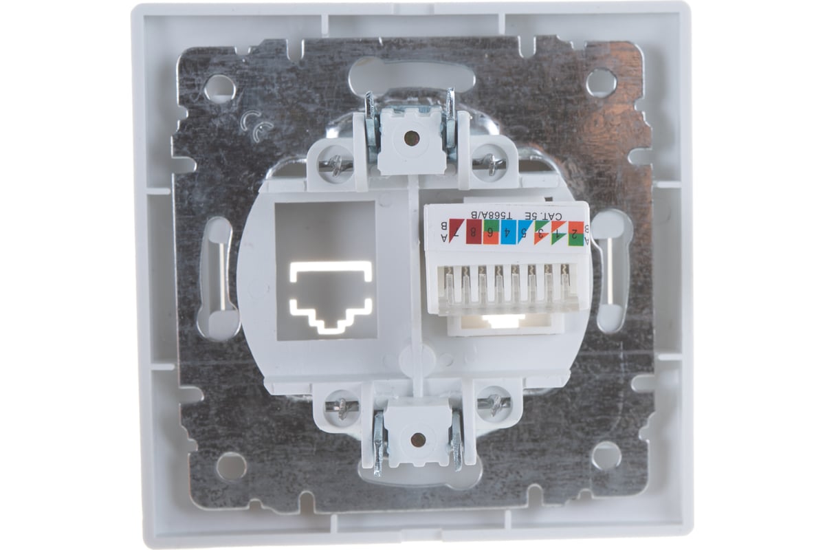 Розетка информационная RJ45 Intro Plano белый 1-303-01 Б0027621 ЭРА заказать со складов по всей России