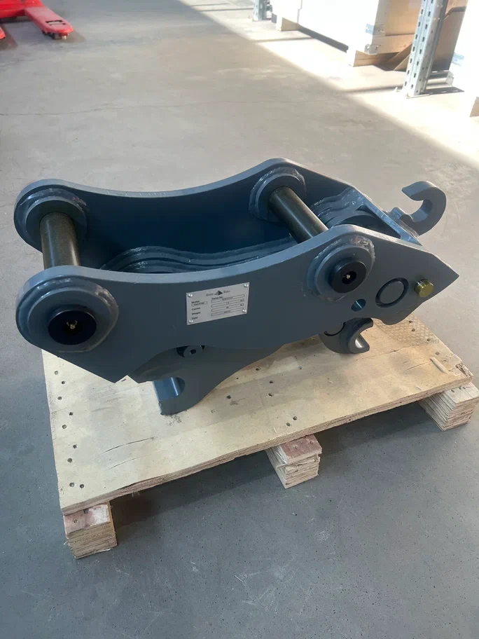 Квик-каплер механический (редукторный) DGM-200 SDLG 6210 (80/330/470) GreatRoky заказать со складов по всей России