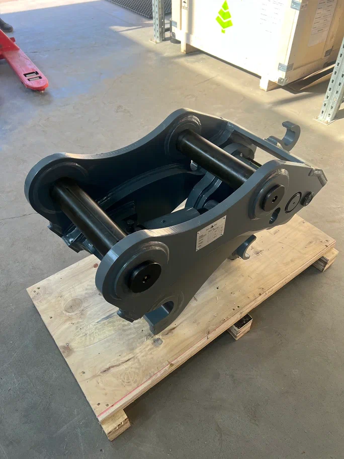 Квик-каплер механический (редукторный) DGM-200 Komatsu PC200 (80/326/458) GreatRoky купить с доставкой по РФ