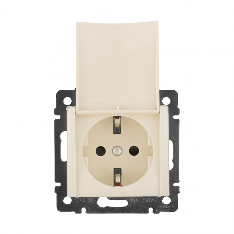 Розетка Legrand Valena Classic однопостовая с з/к, с крышкой слоновая кость