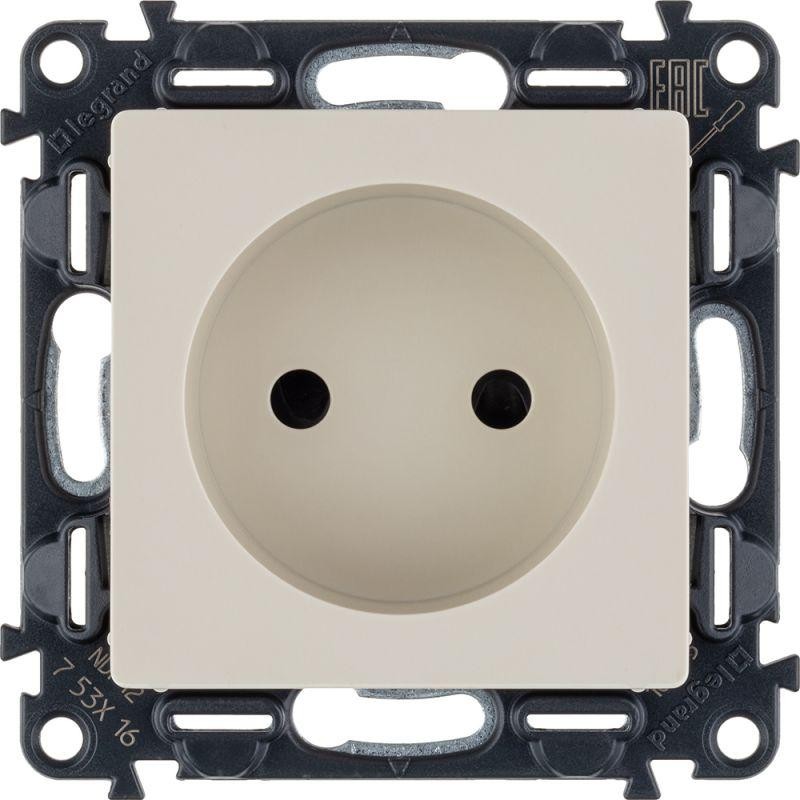 Розетка Legrand Valena Life с защитными шторками, 16А, 250В, слоновая кость
