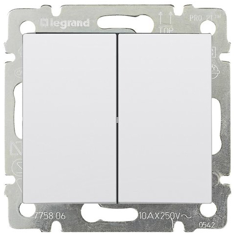 Переключатель Legrand Valena 2-х клавишный 10AX белый