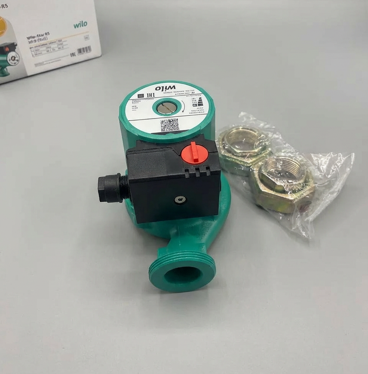 Насос Wilo STAR-RS 30/8 с гайками купить с ближайшего склада