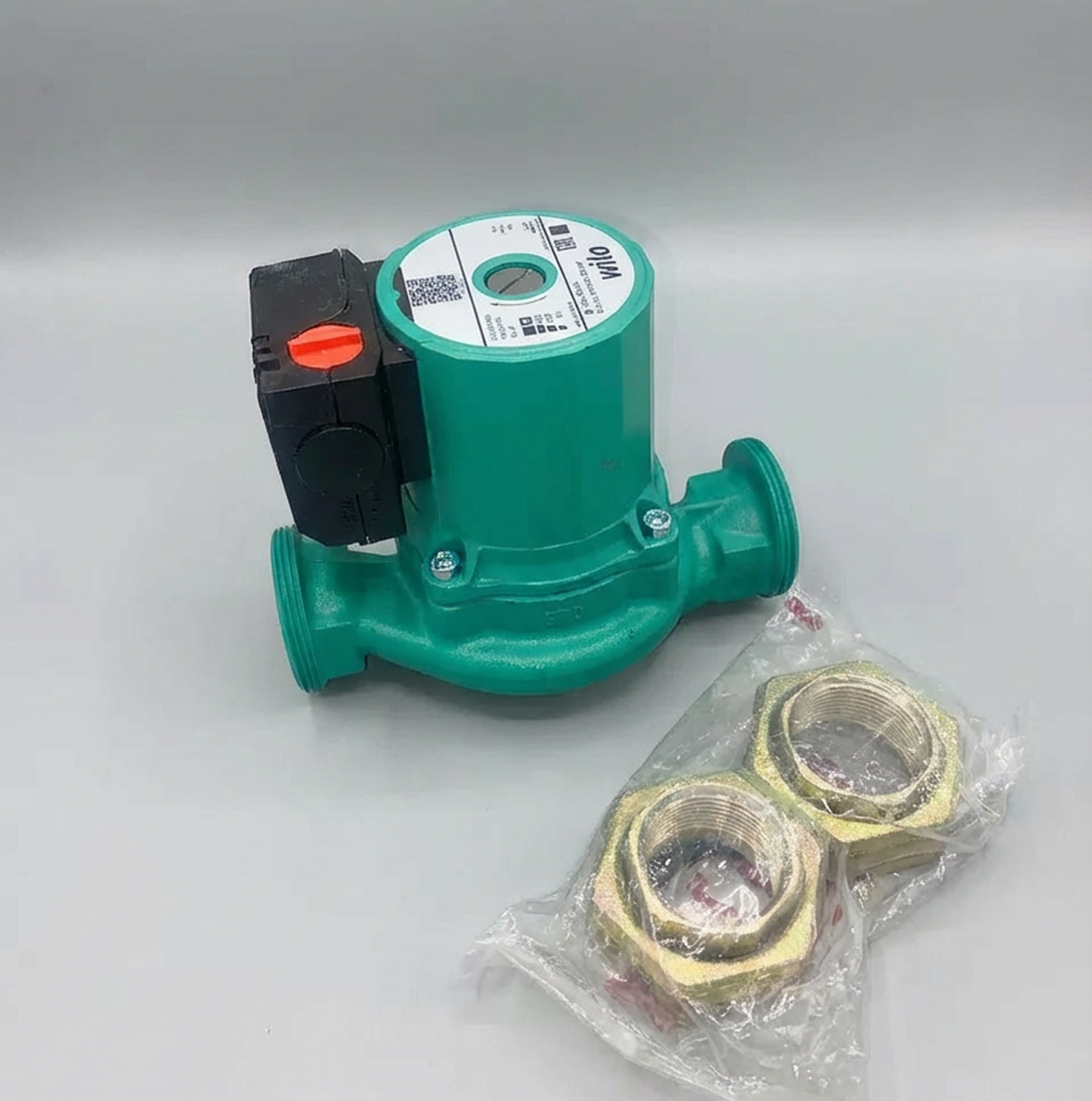 Насос Wilo STAR-RS 30/8 с гайками