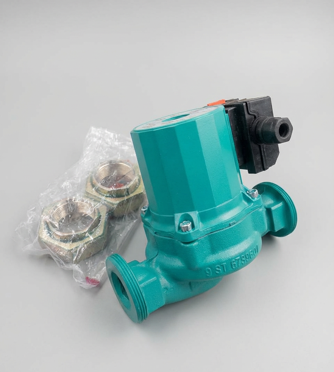 Насос Wilo STAR-RS 30/8 с гайками