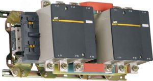 Пускатель IEK магнитный 500А реверсивный 400В AC 2НО