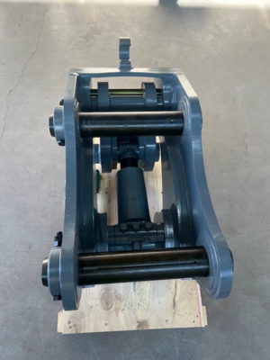 Квик-каплер механический (редукторный) DGM-200 Doosan DX200 (80/334/447) GreatRoky